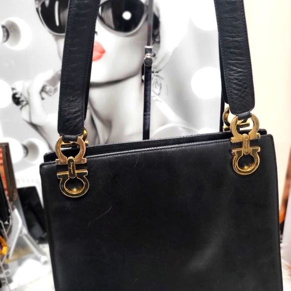 Salvatore Ferragamo Handbags - Salvatore Ferragamo shoulder bag